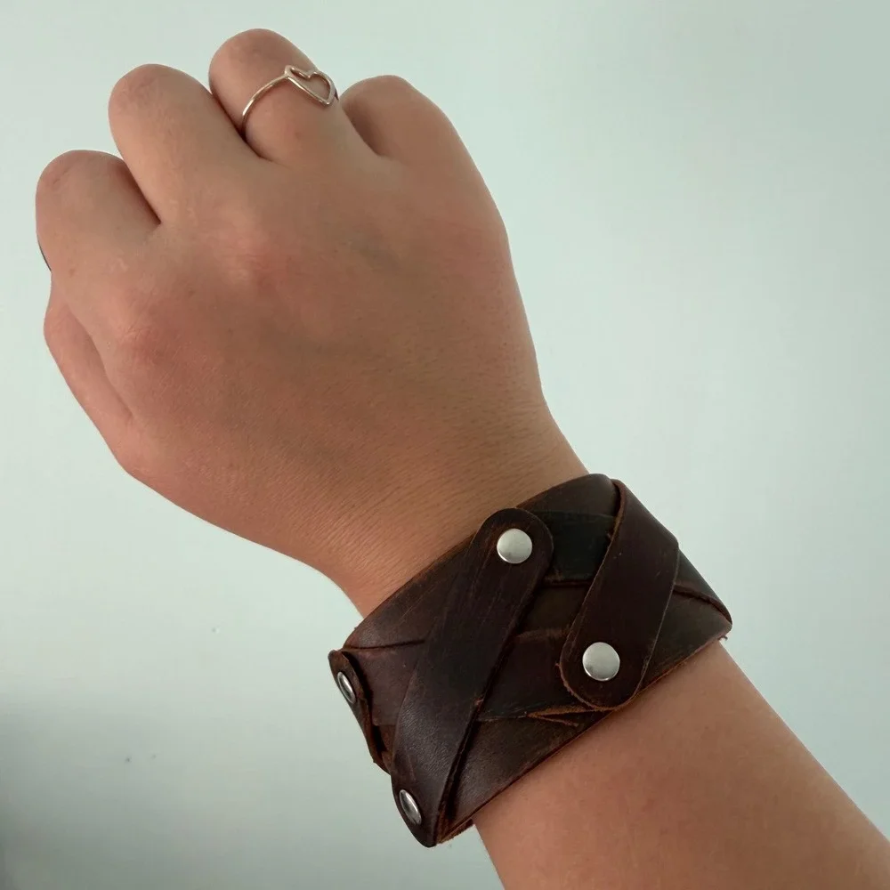 Y2K Vintage Womens Brown Leather Crossed Out Studded Adjustable Cuff Bracelet - Picture 3 of 5